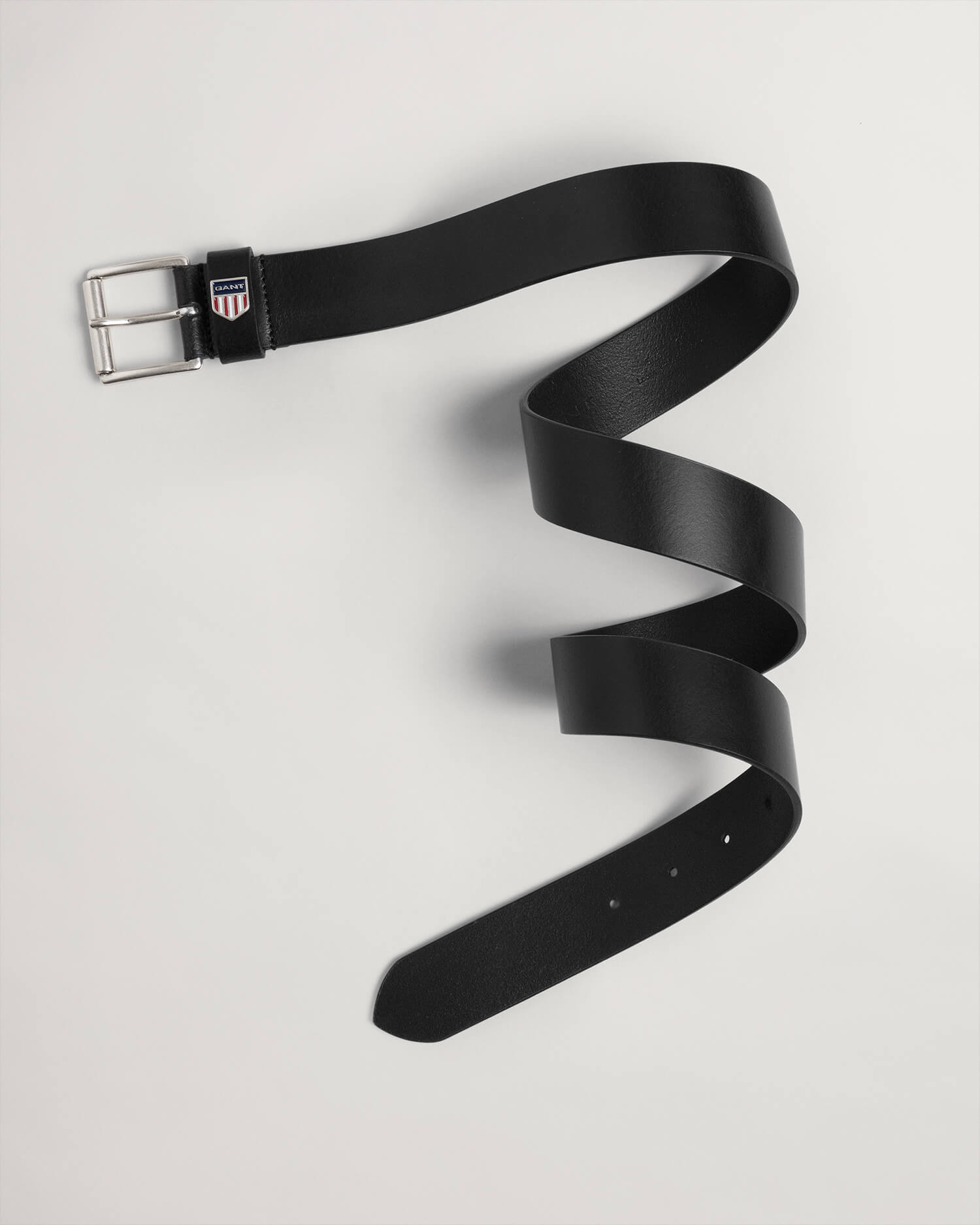gant-miesten-vyo-retro-shield-leather-belt-musta-1