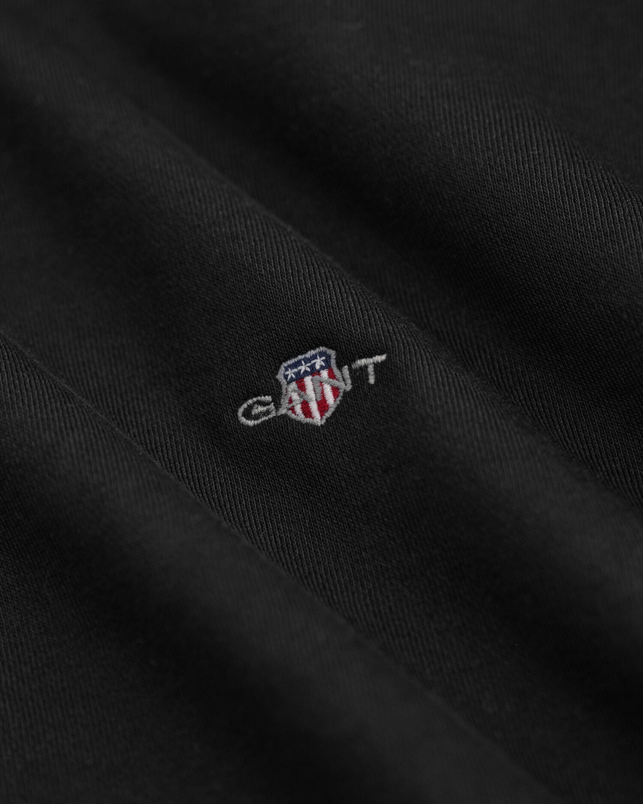 gant-naisten-collegepaita-shield-c-neck-sweat-musta-2