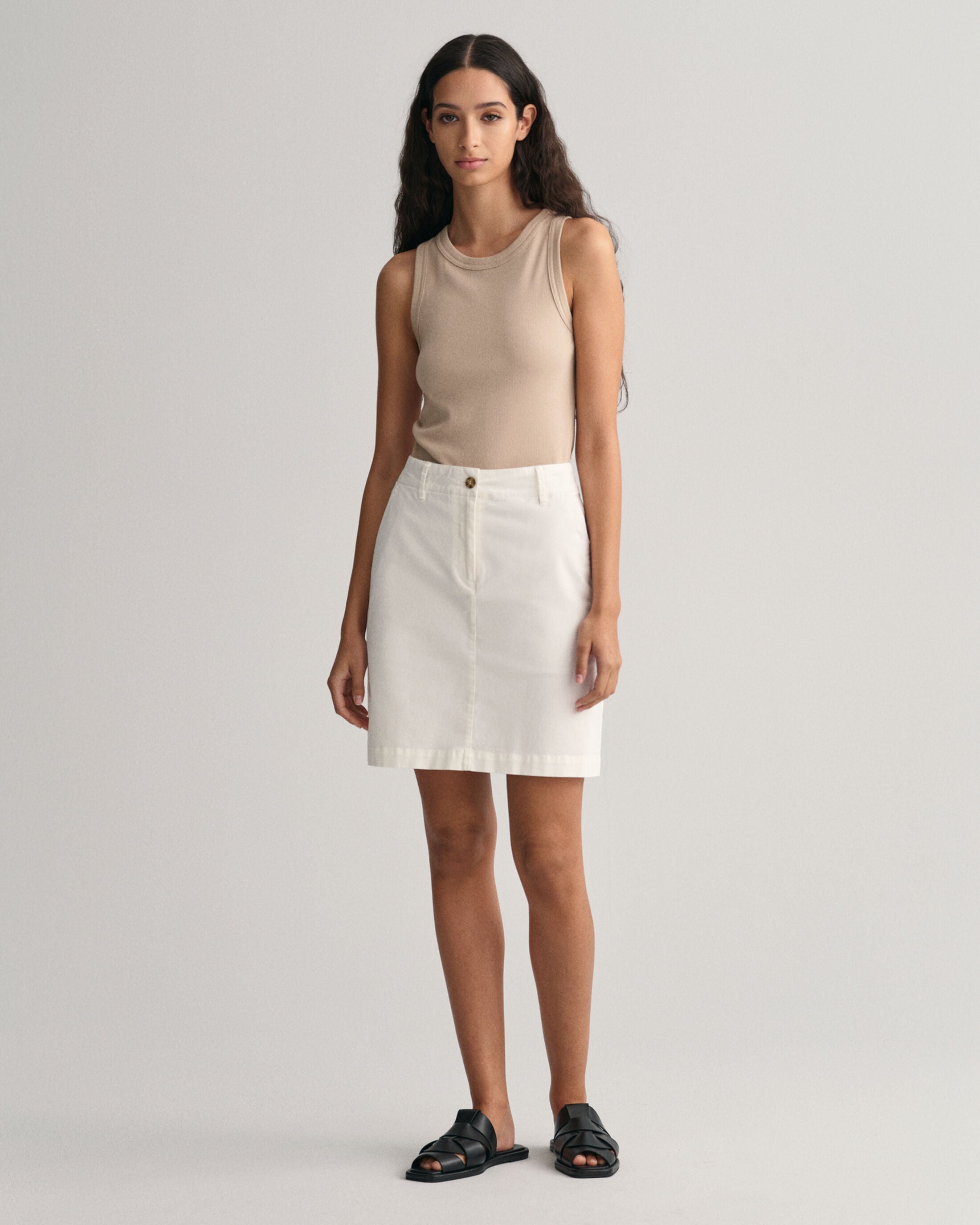 gant-naisten-hame-chino-skirt-luonnonvalkoinen-1