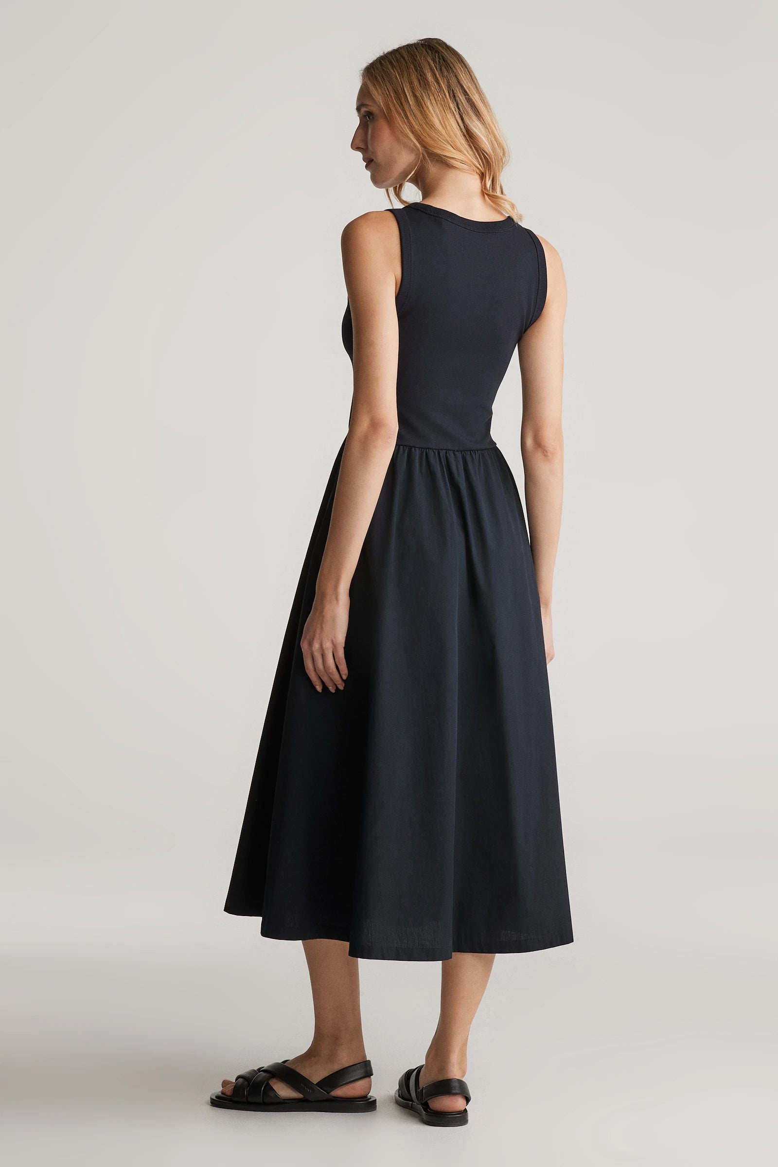 gant-naisten-mekko-midi-jersey-woven-combo-dress-musta-3