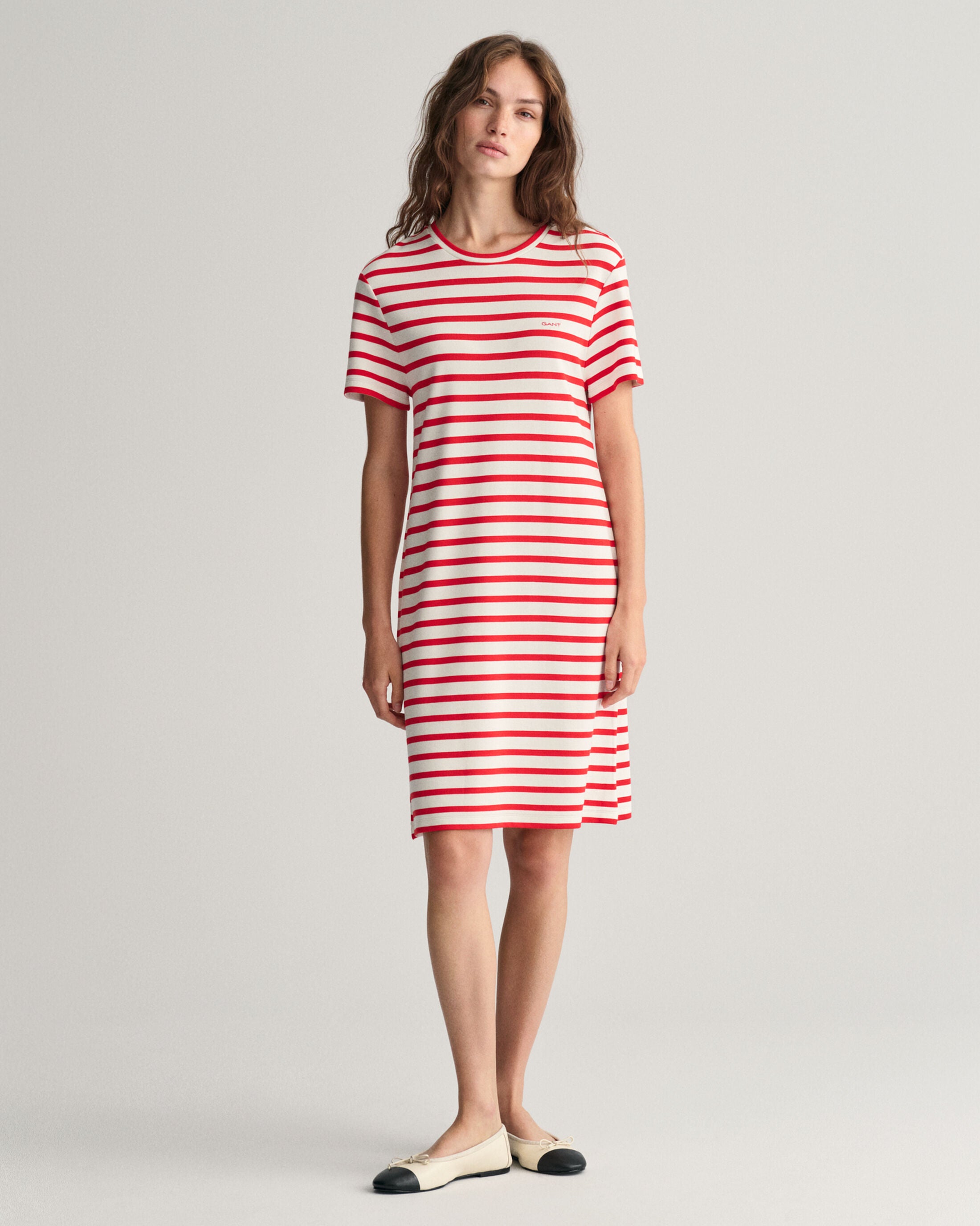 gant-naisten-mekko-striped-ss-t-shirt-dress-raidallinen-punainen-1