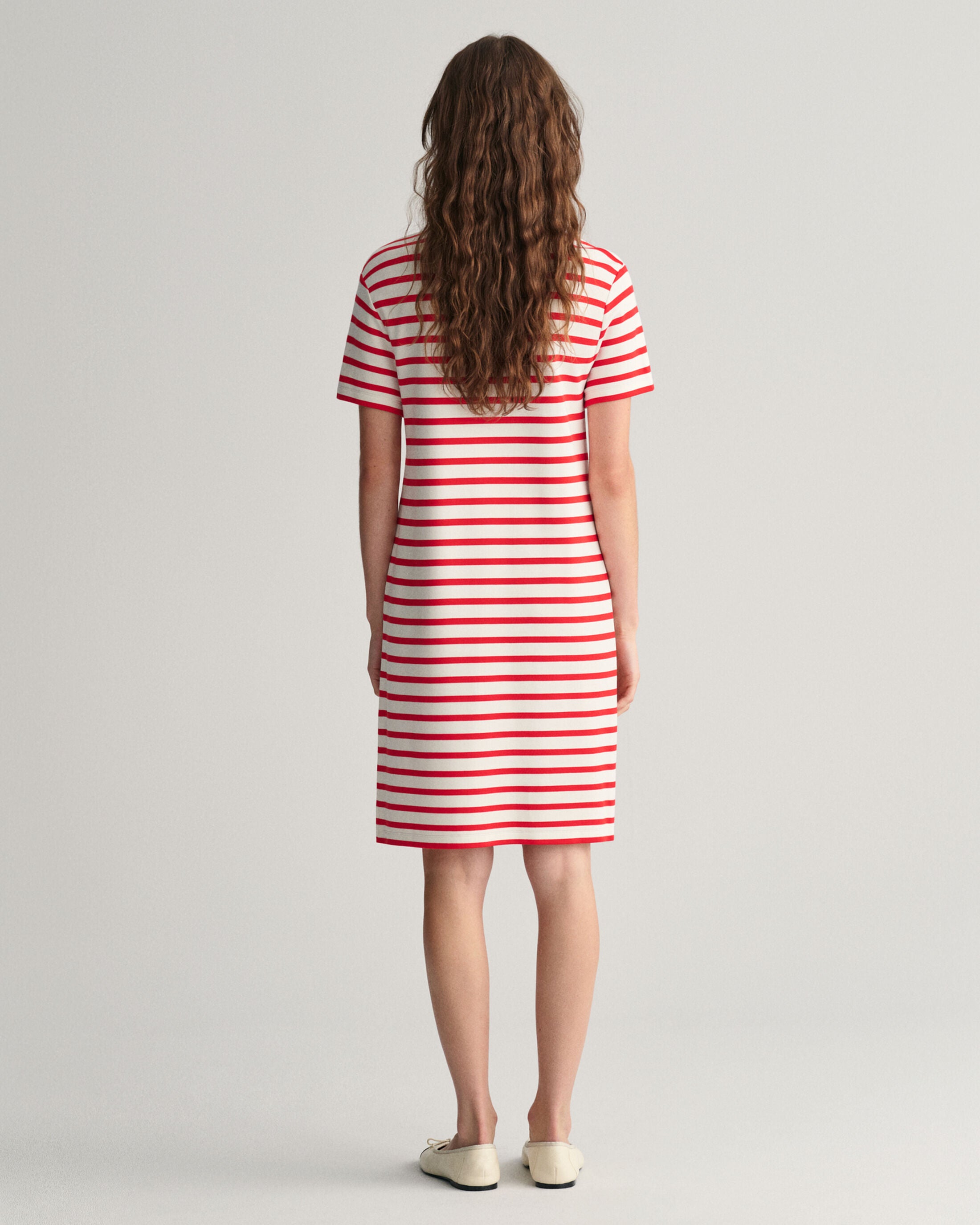 gant-naisten-mekko-striped-ss-t-shirt-dress-raidallinen-punainen-2