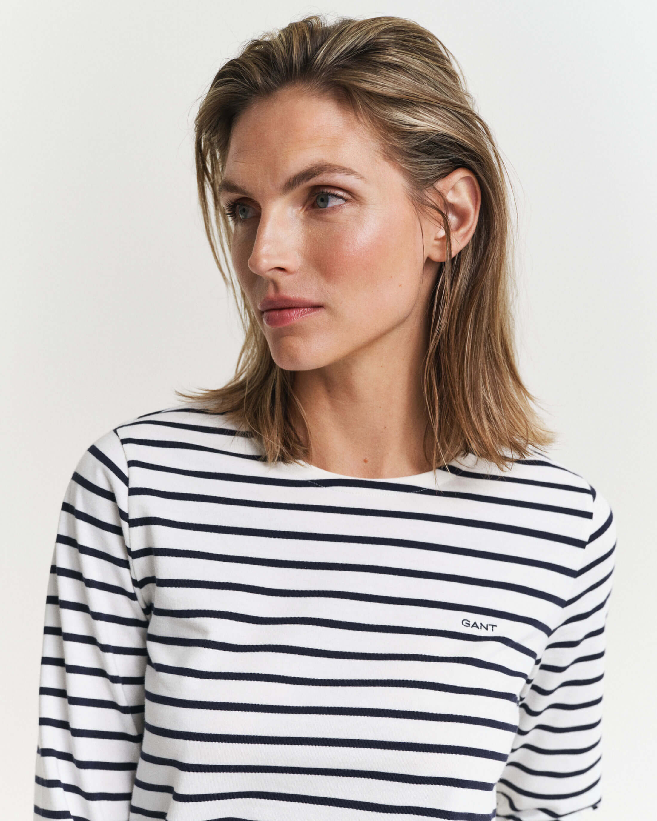 gant-naisten-paita-reg-breton-c-neck-t-shirt-raidallinen-valkoinen-3