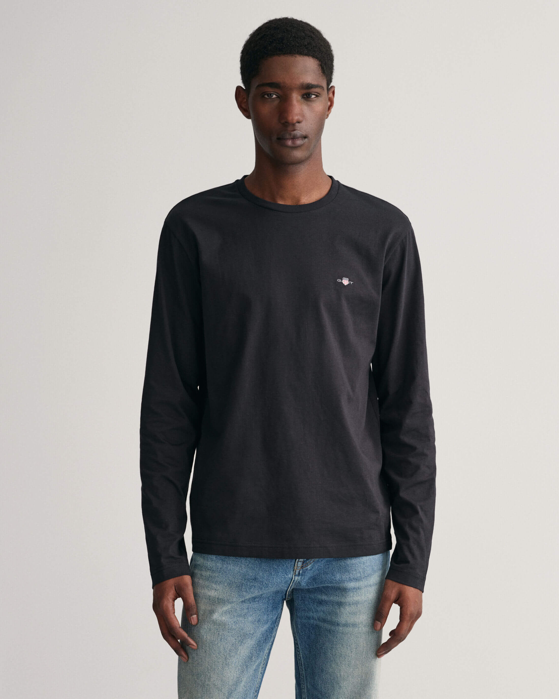 gant-t-paita-reg-t-ls-t-shirt-musta-1