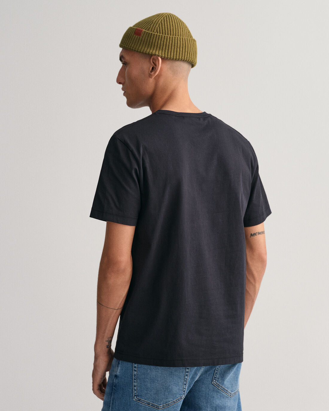 gant-t-paita-solid-t-shirt-musta-2