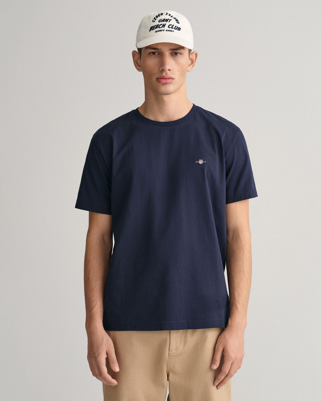 gant-t-paita-solid-t-shirt-tummansininen-1