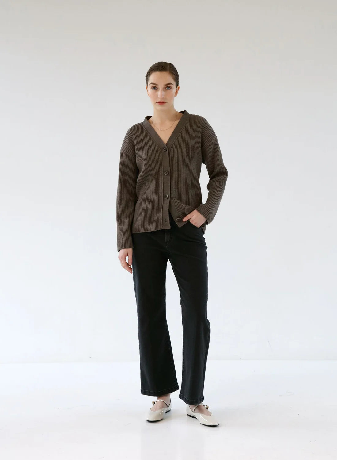 gauhar-naisten-farkut-denim-wide-grey-tummanharmaa-2