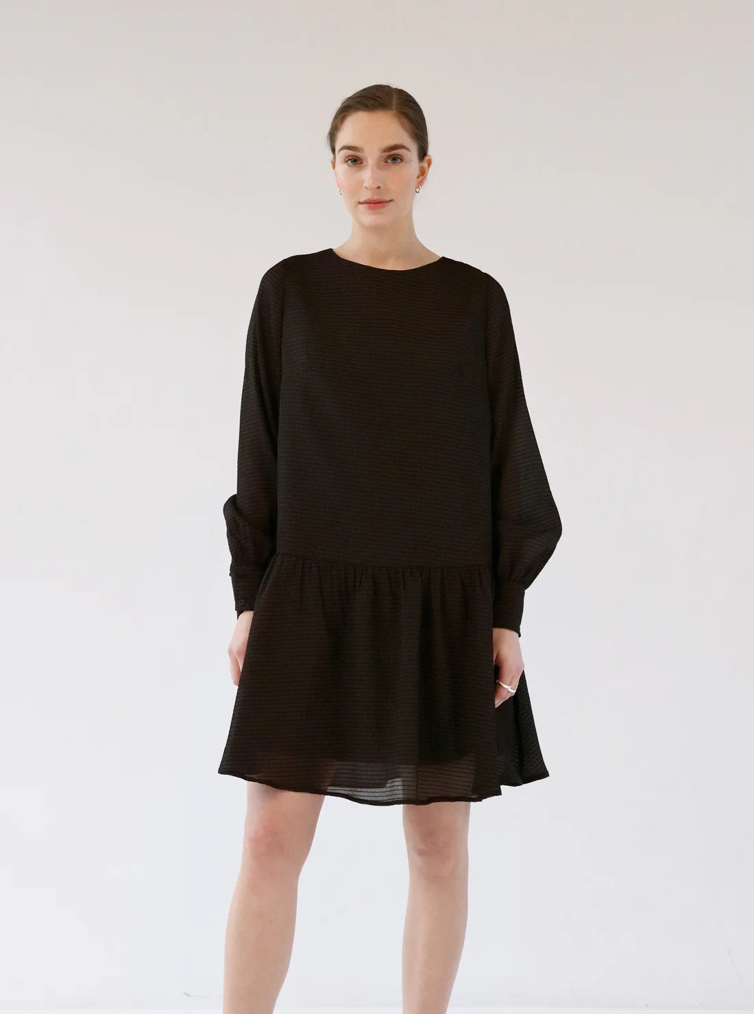 gauhar-naisten-mekko-organza-dress-chocolate-mustanruskea-1