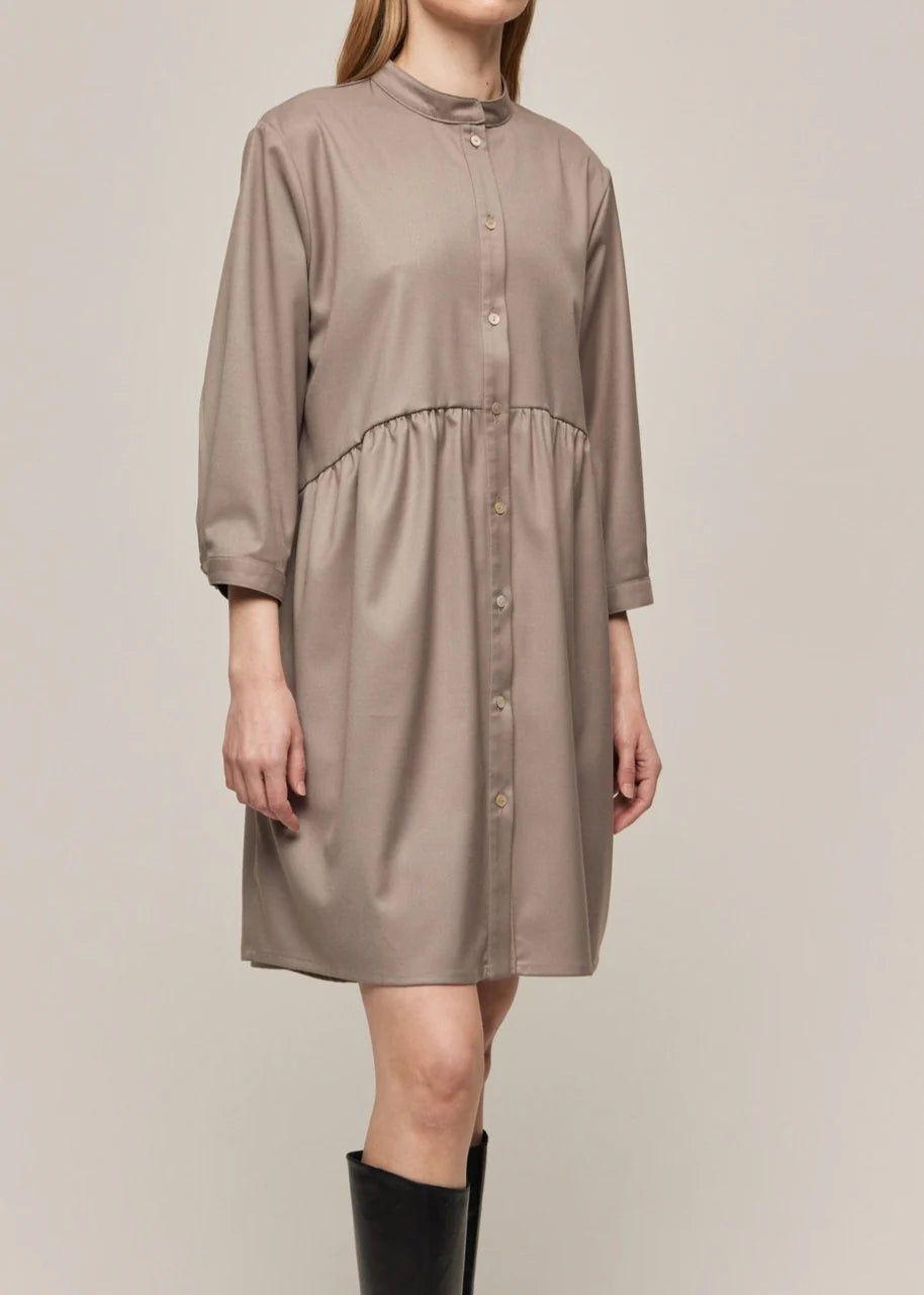gauhar-naisten-mekko-shirt-dress-oyster-ruskeanharmaa-1
