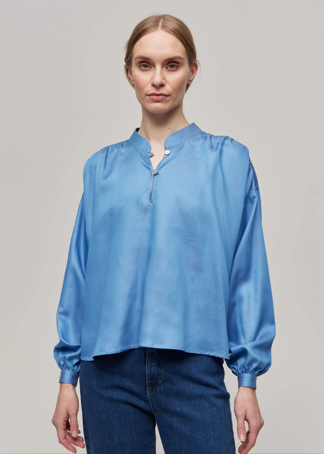 gauhar-naisten-paitapusero-maxlin-shirt-light-sapphire-vaaleansininen-1