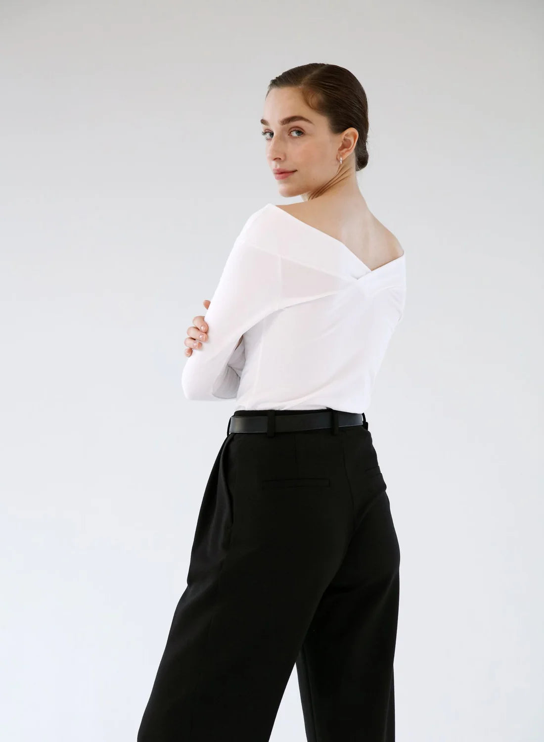 gauhar-naisten-pusero-cross-neckline-top-valkoinen-2