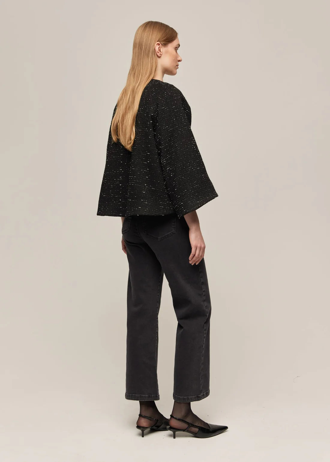 gauhar-naisten-pusero-maria-jacket-black-shimmer-musta-kuosi-3