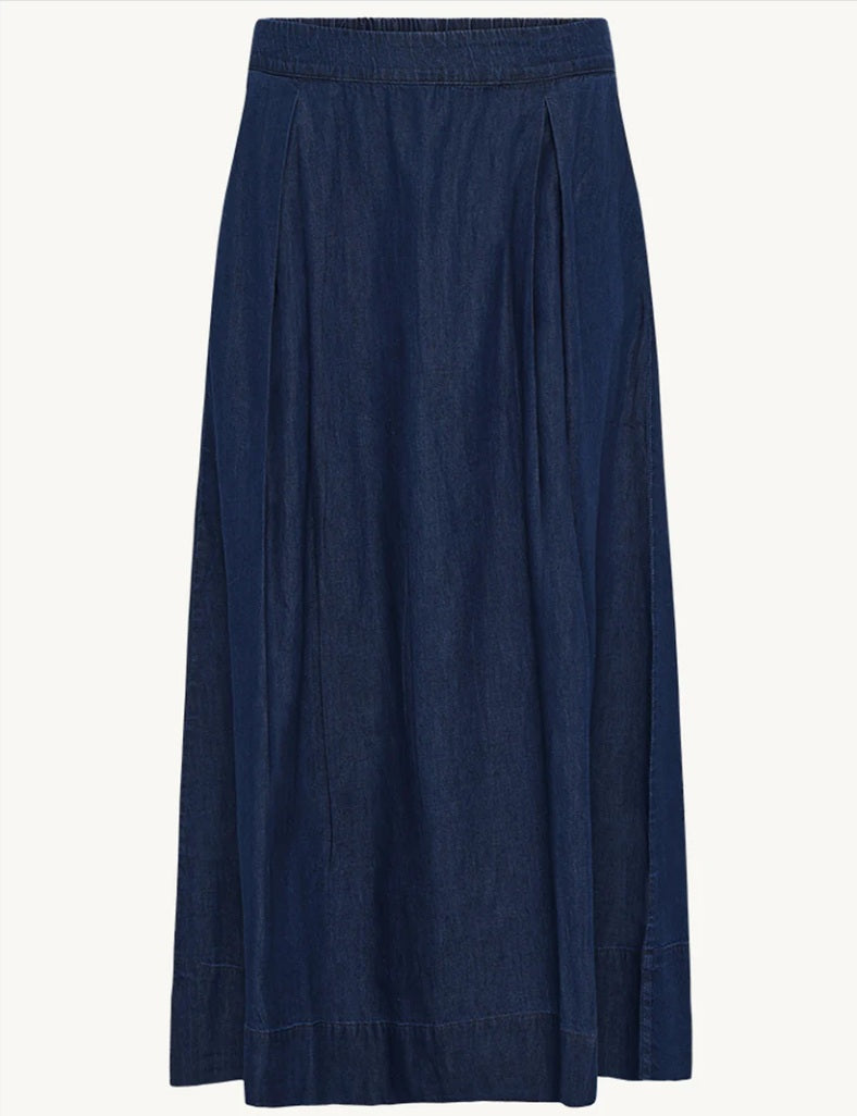 Claire hame Nour, tummansininen