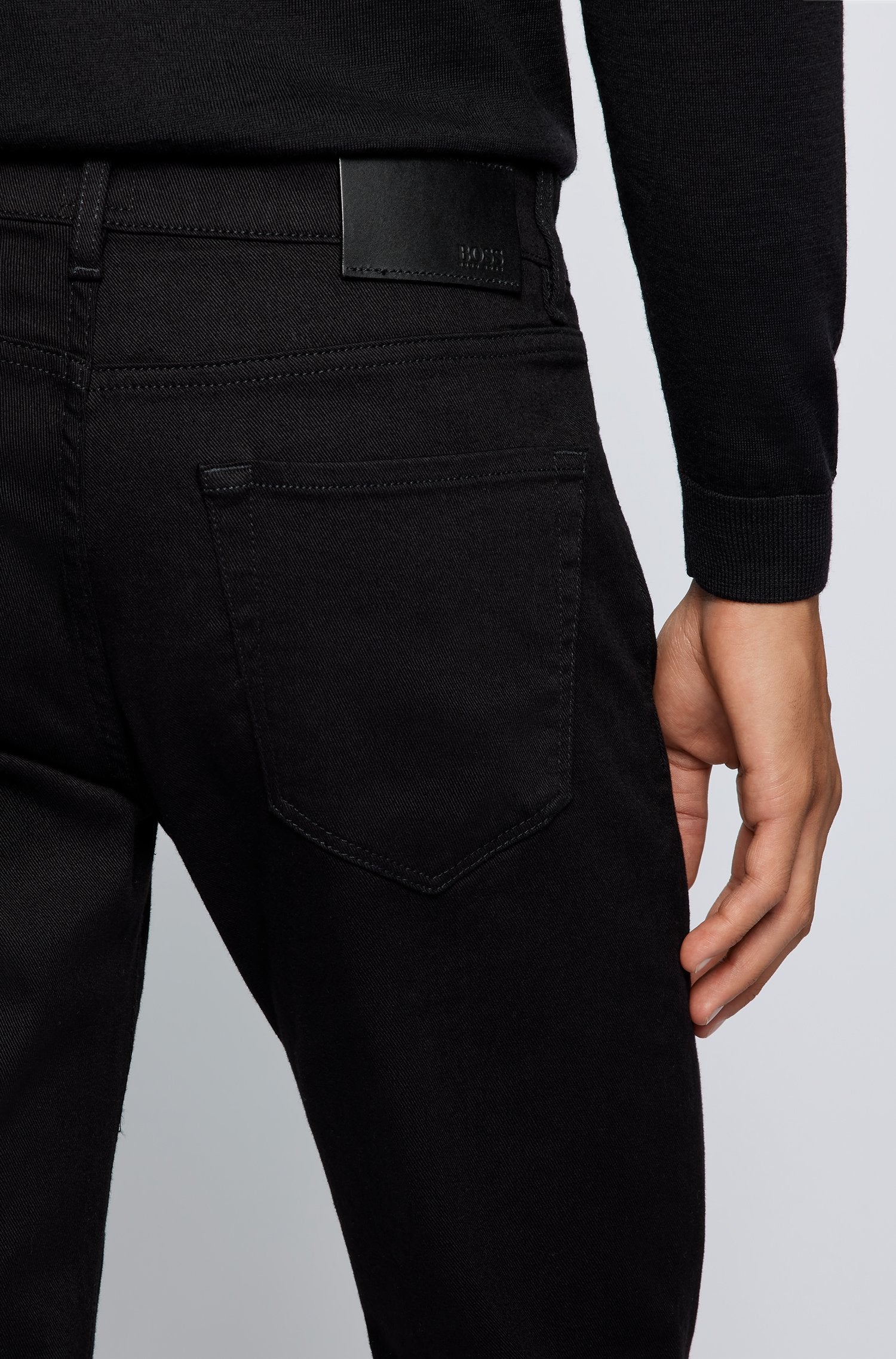 hugo-boss-miesten-farkut-maine-3-black-nos-cashmere-touch-musta-3