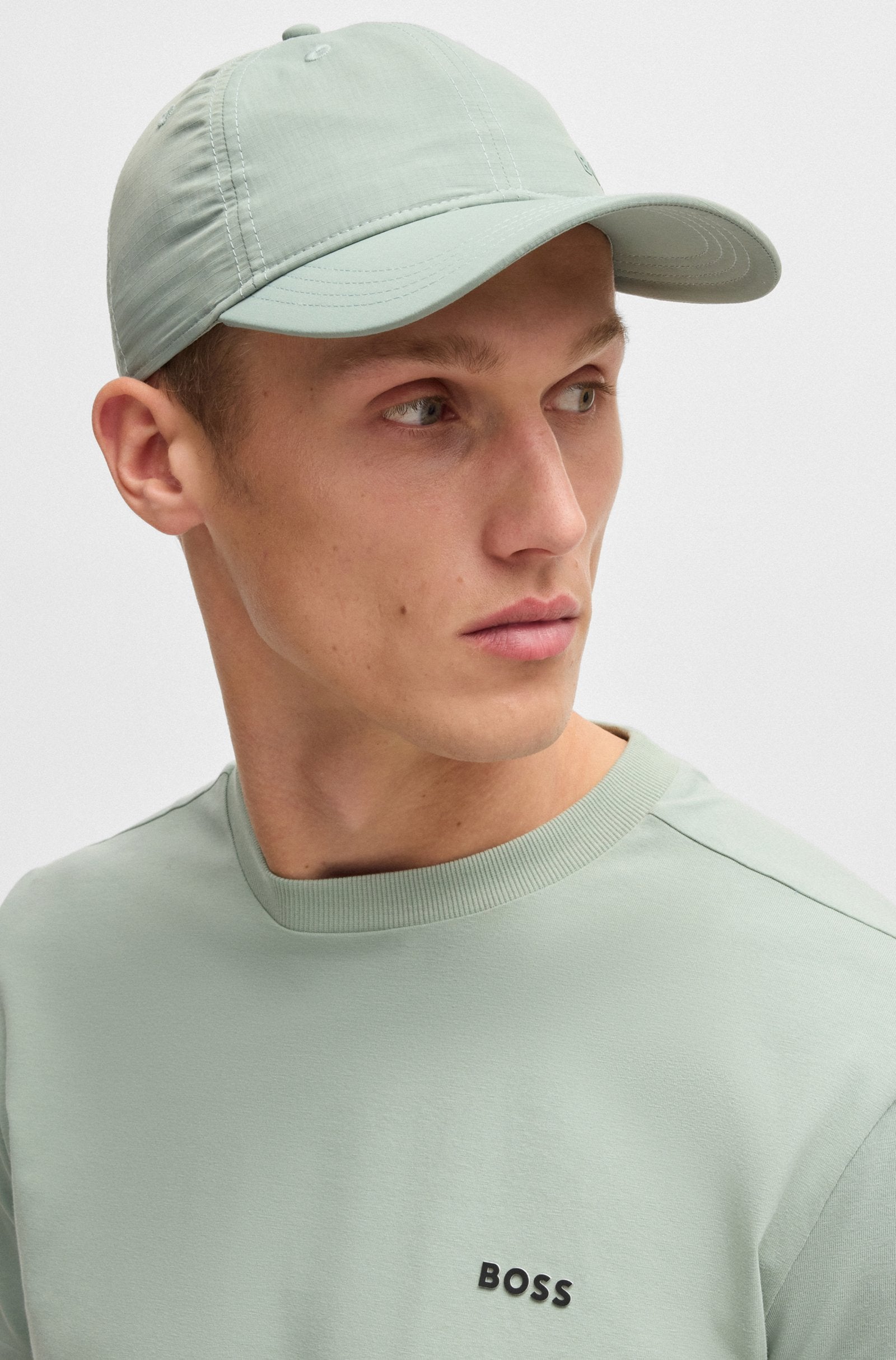 hugo-boss-miesten-t-paita-tee-vihrea-4