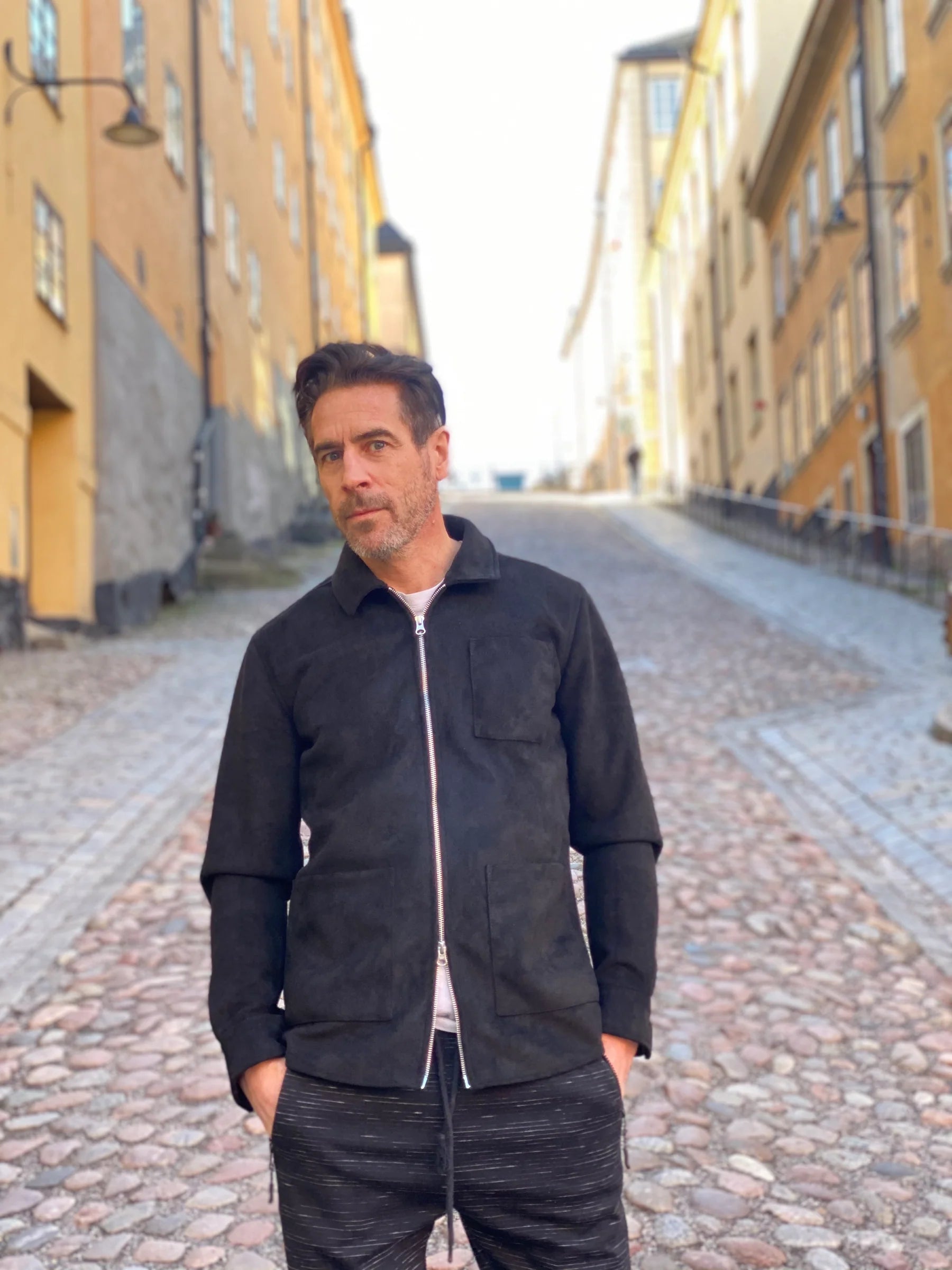human-scales-miesten-paitatakki-rickard-vegan-suede-overshirt-musta-2