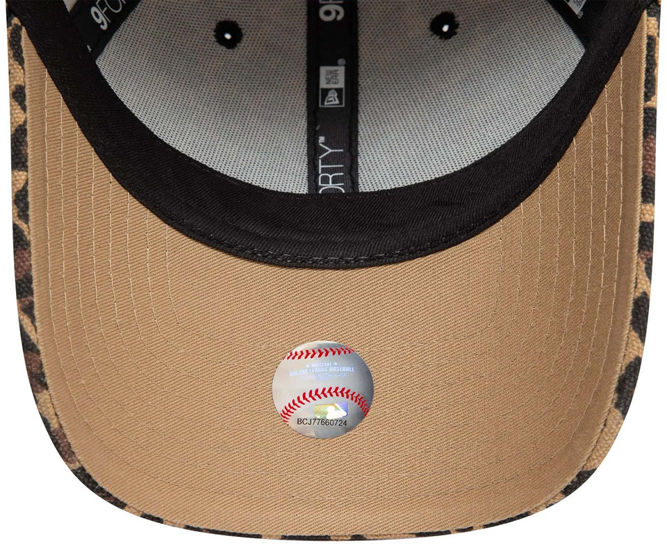 New Era naisten lippis Leopard Essential 9FORTY NY, ruskea kuosillinen