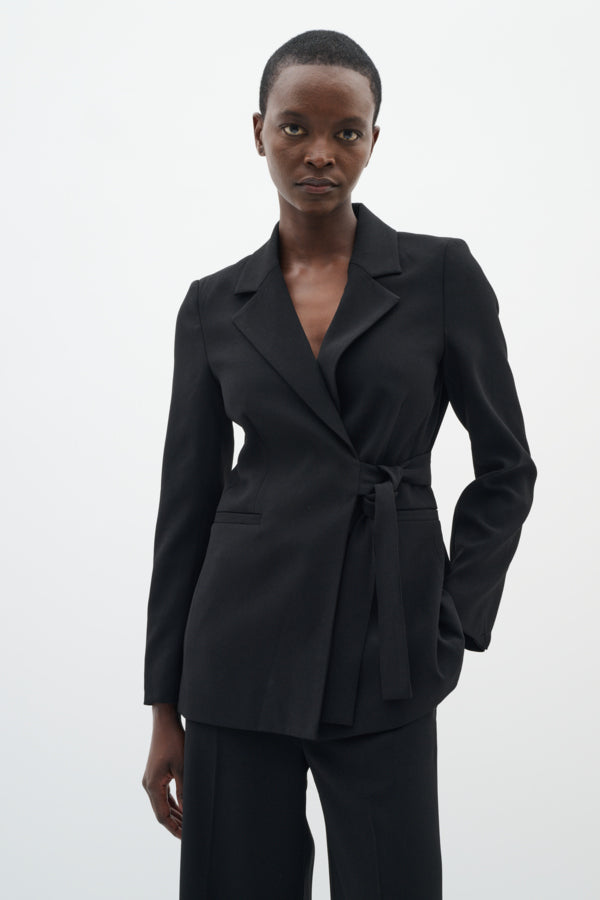 inwear-naisten-bleiseri-brieziw-blazer-black-1