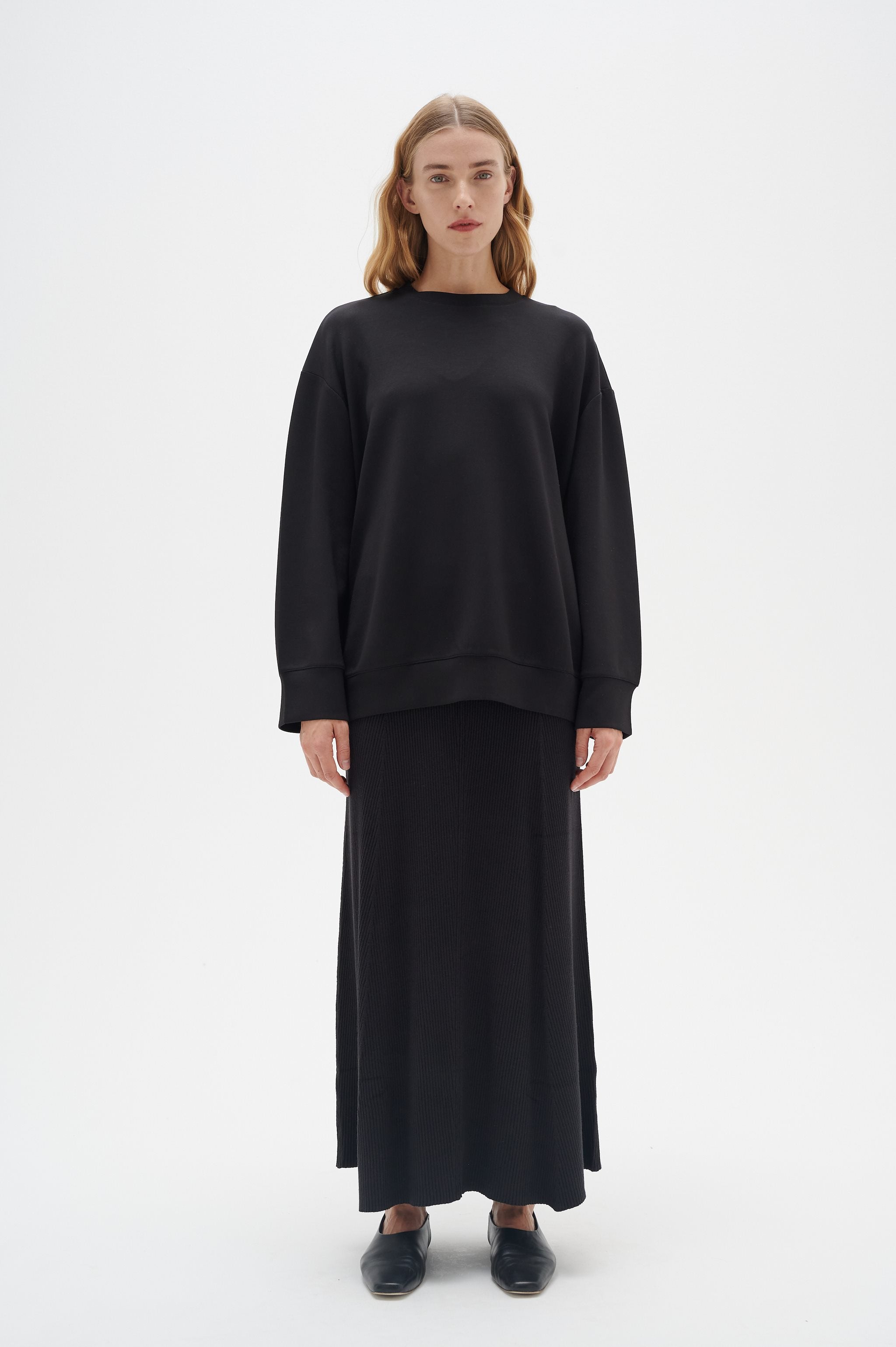 inwear-naisten-valja-collegepaita-aida-sweatshirt-black-2