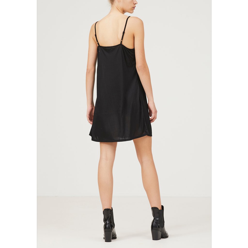 isay-naisten-alusmekko-nugga-underdress-musta-2