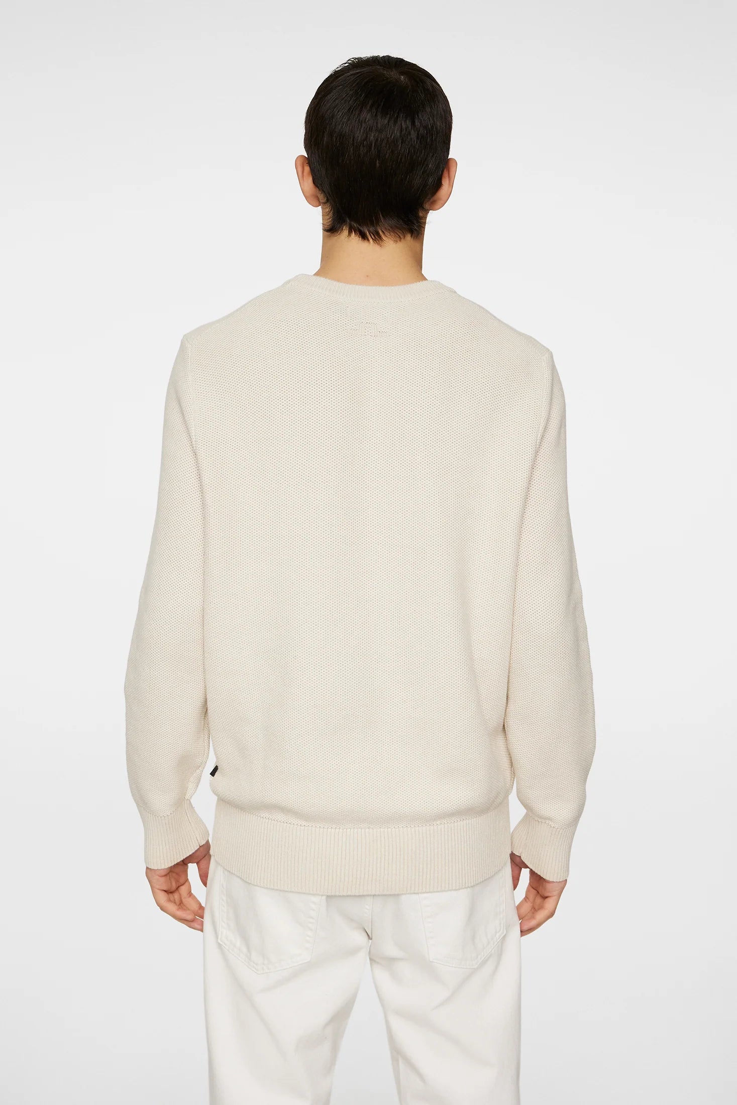 j-lindeberg-miesten-neule-arthur-knit-org-cotton-luonnonvalkoinen-2