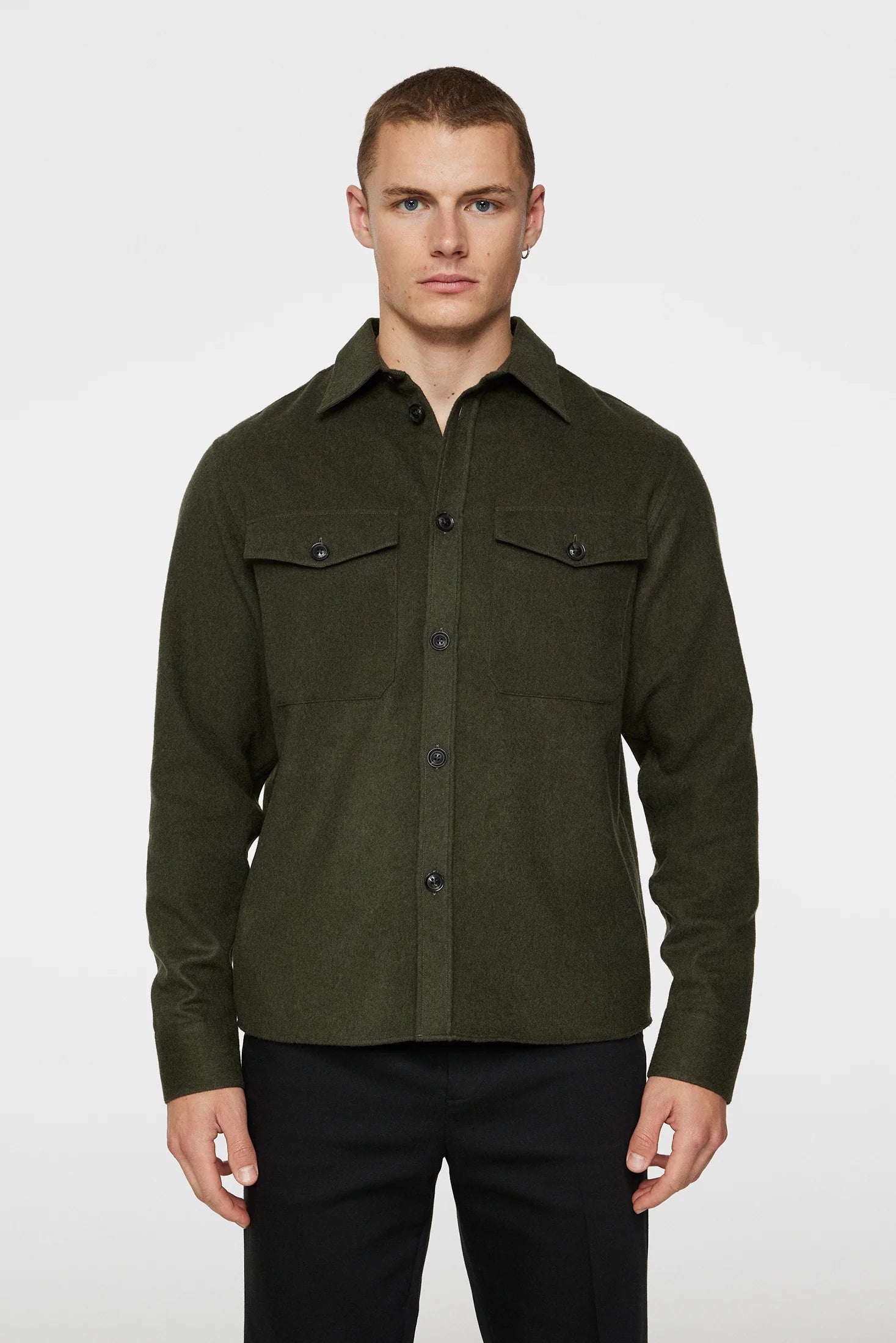 j-lindeberg-miesten-paitatakki-flat-wool-overshirt-armeijanvihrea-1