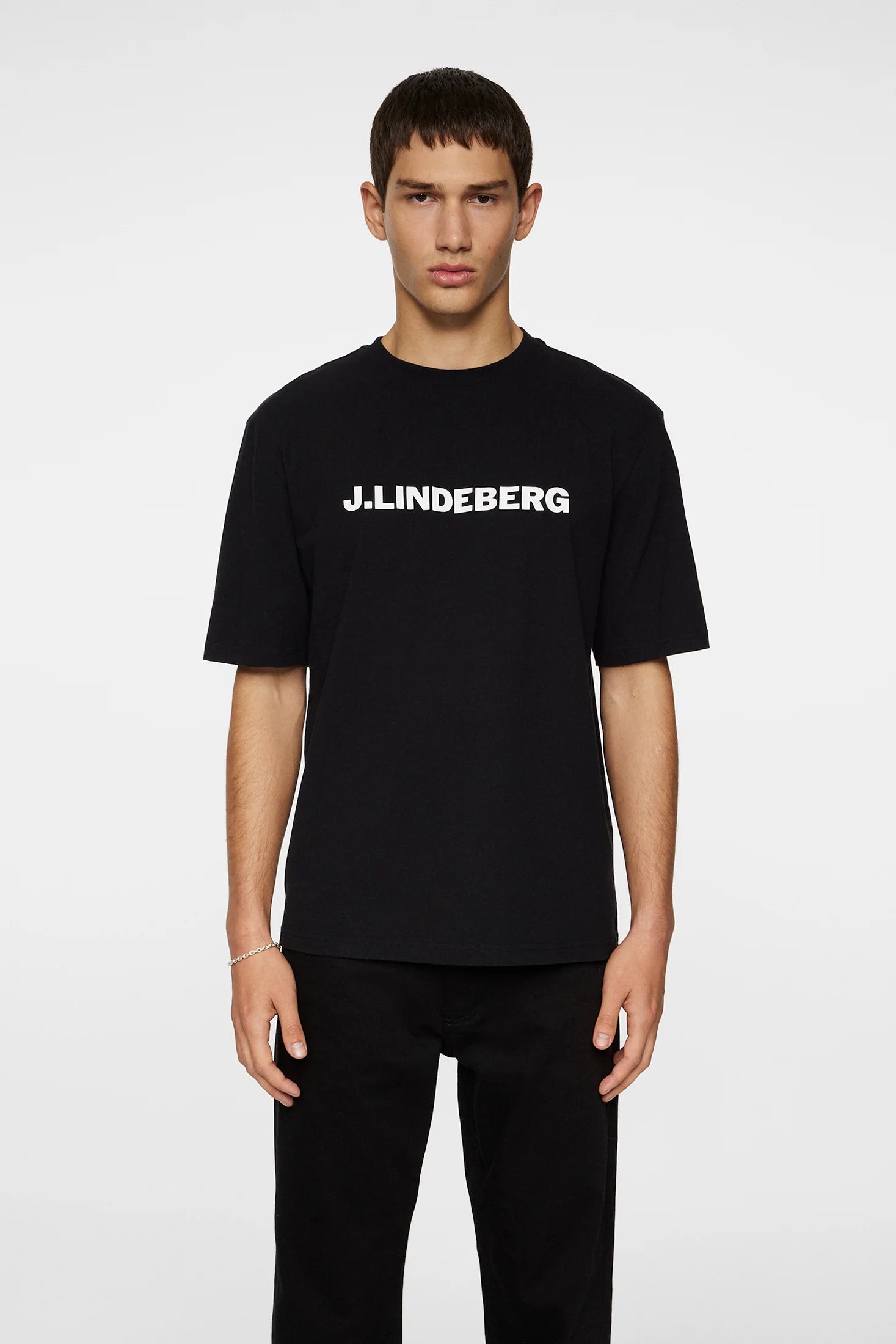 j-lindeberg-miesten-t-paita-parcy-logo-tee-musta-1