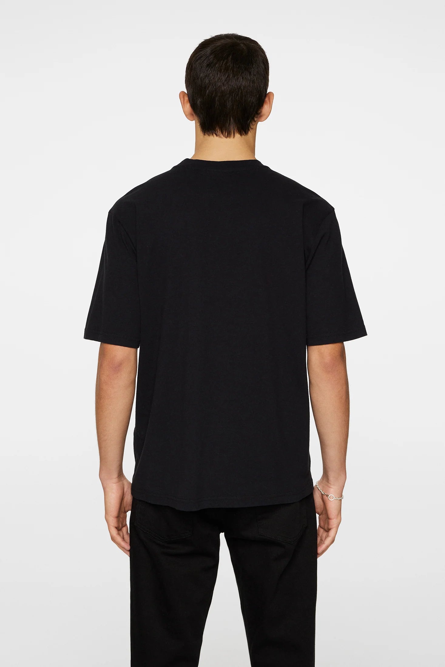 j-lindeberg-miesten-t-paita-parcy-logo-tee-musta-2