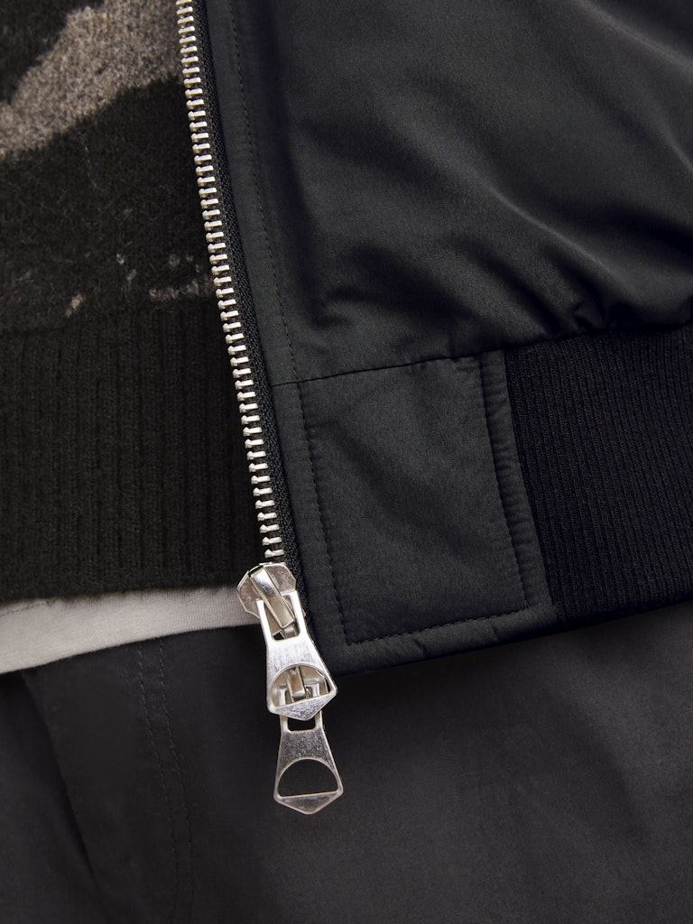 jack-and-jones-miesten-bombertakki-jcokinetic-soft-utility-bomber-ln-black-5