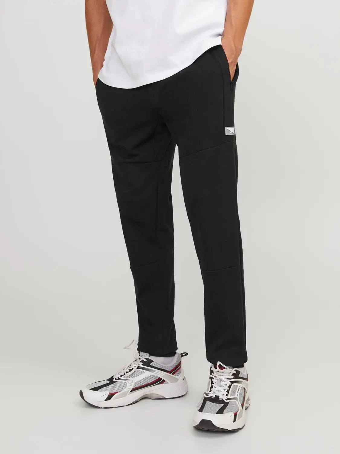 jack-and-jones-miesten-collegehousut-jjiwill-jjair-sweat-pants-black-1