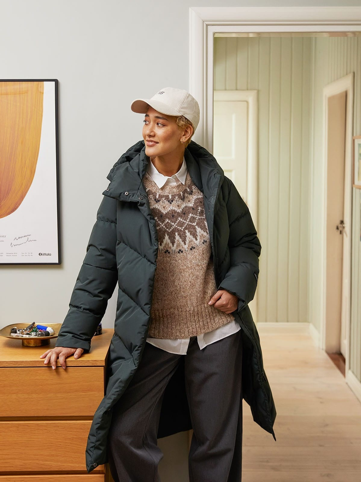 joutsen-naisten-talvitakki-reina-untuvatakki-104cm-tummanvihrea-1