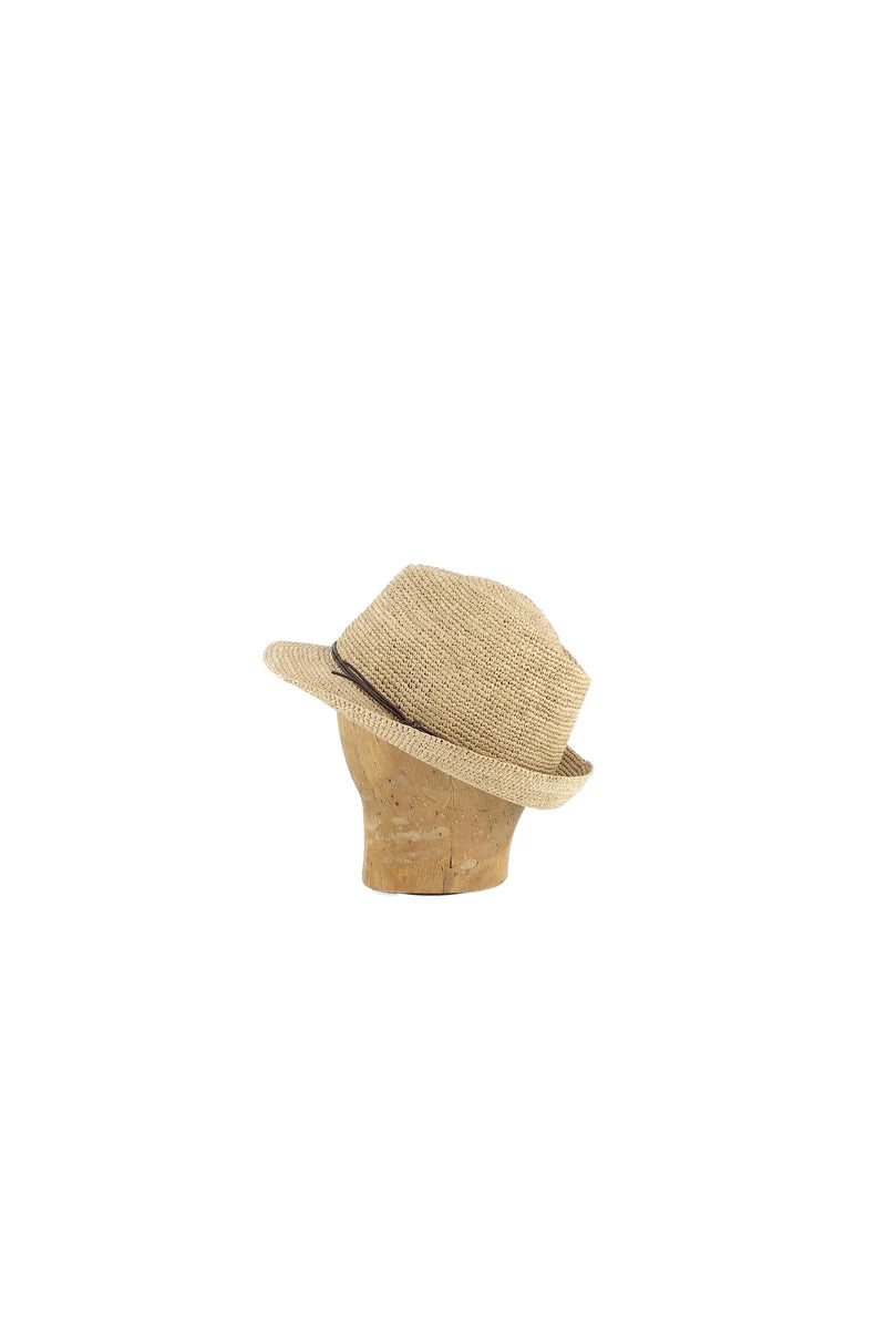 kn-kati-niemi-naisten-hattu-louna-vaalea-beige-1