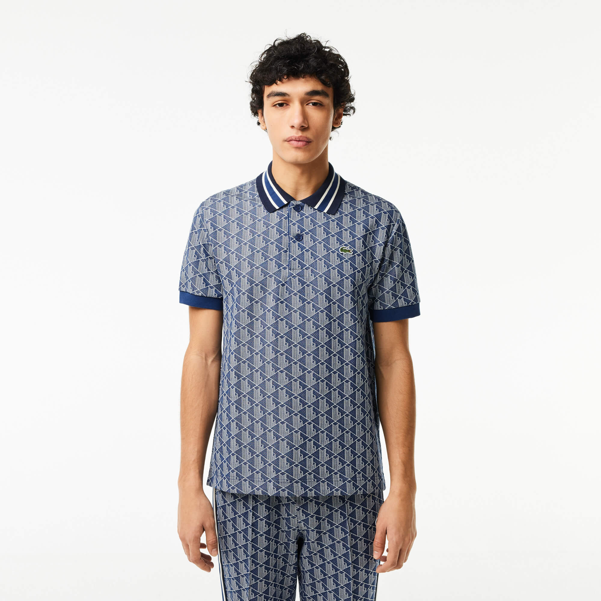 lacoste-miesten-poolopaita-classic-fit-contrast-collar-monogram-sininen-kuosi-1