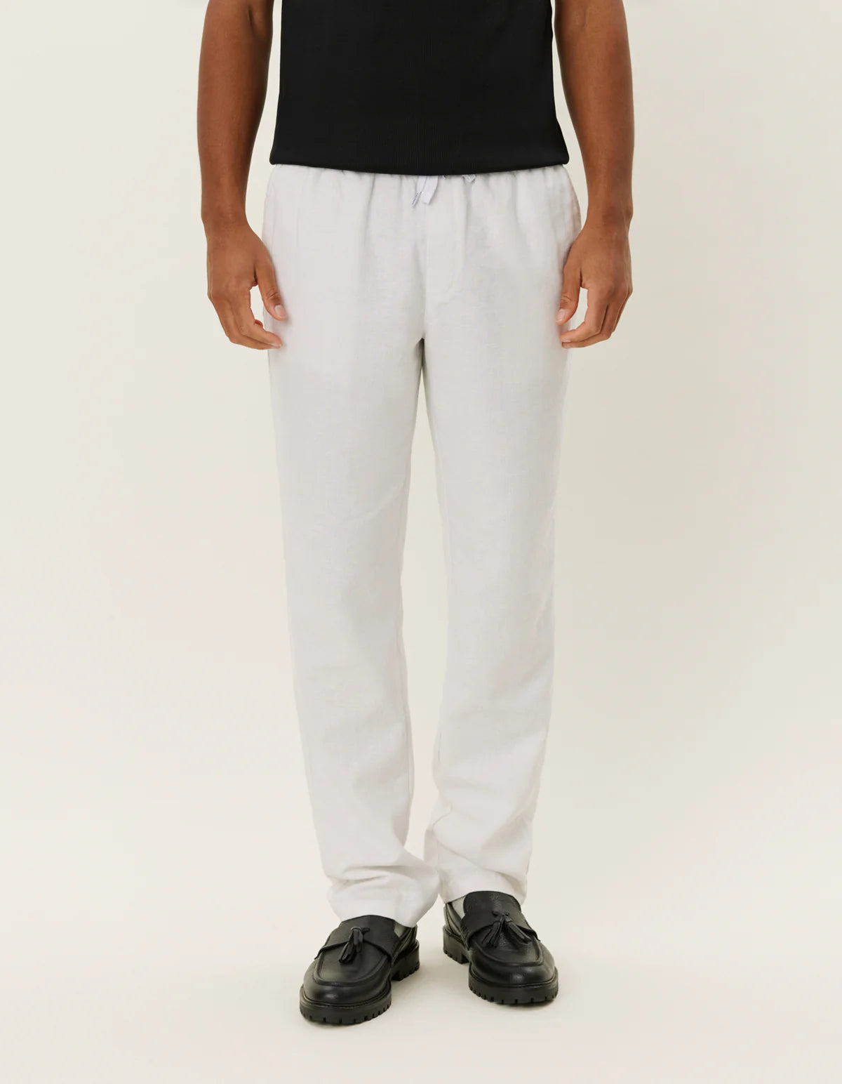 les-deux-miesten-housut-patrick-linen-pants-valkoinen-1