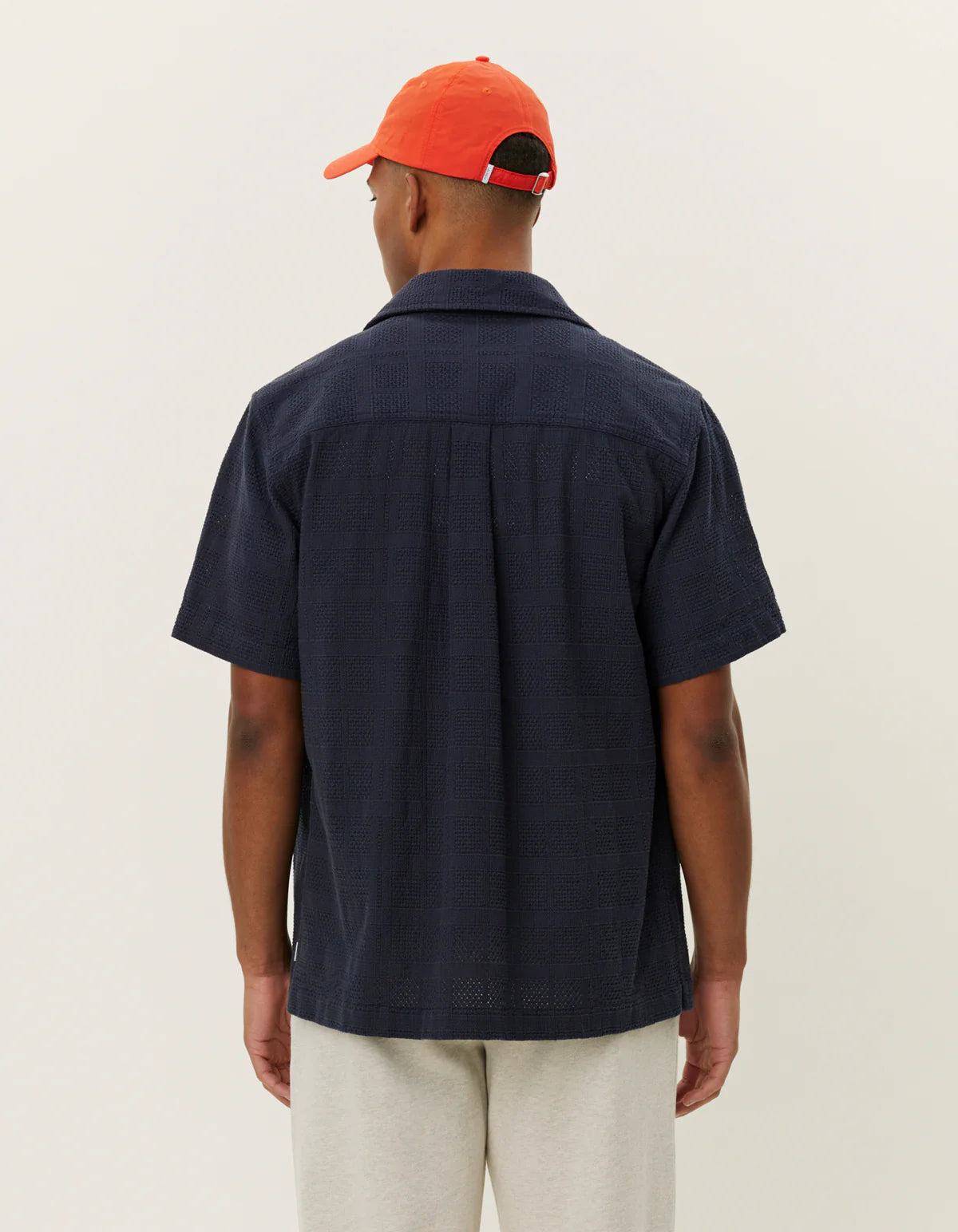 les-deux-miesten-paita-charlie-ss-shirt-tummansininen-2