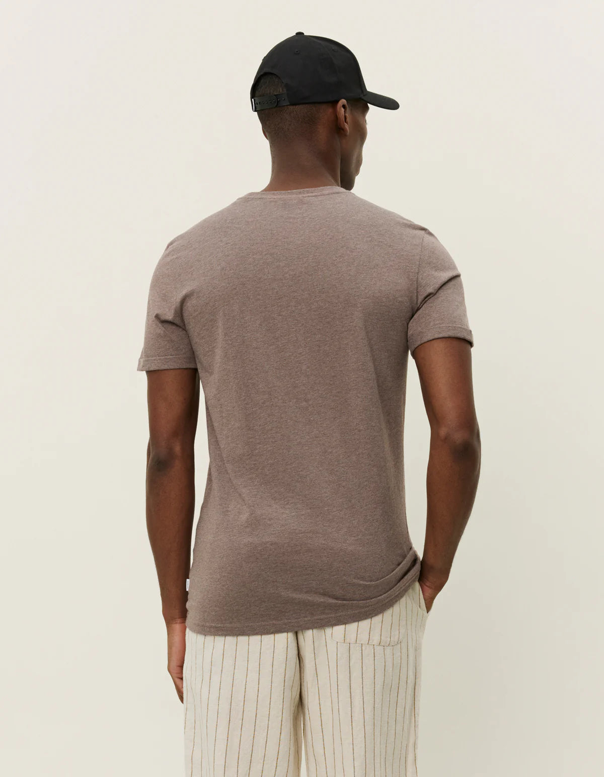 les-deux-miesten-t-paita-norregaard-contrast-t-shirt-keskiruskea-3