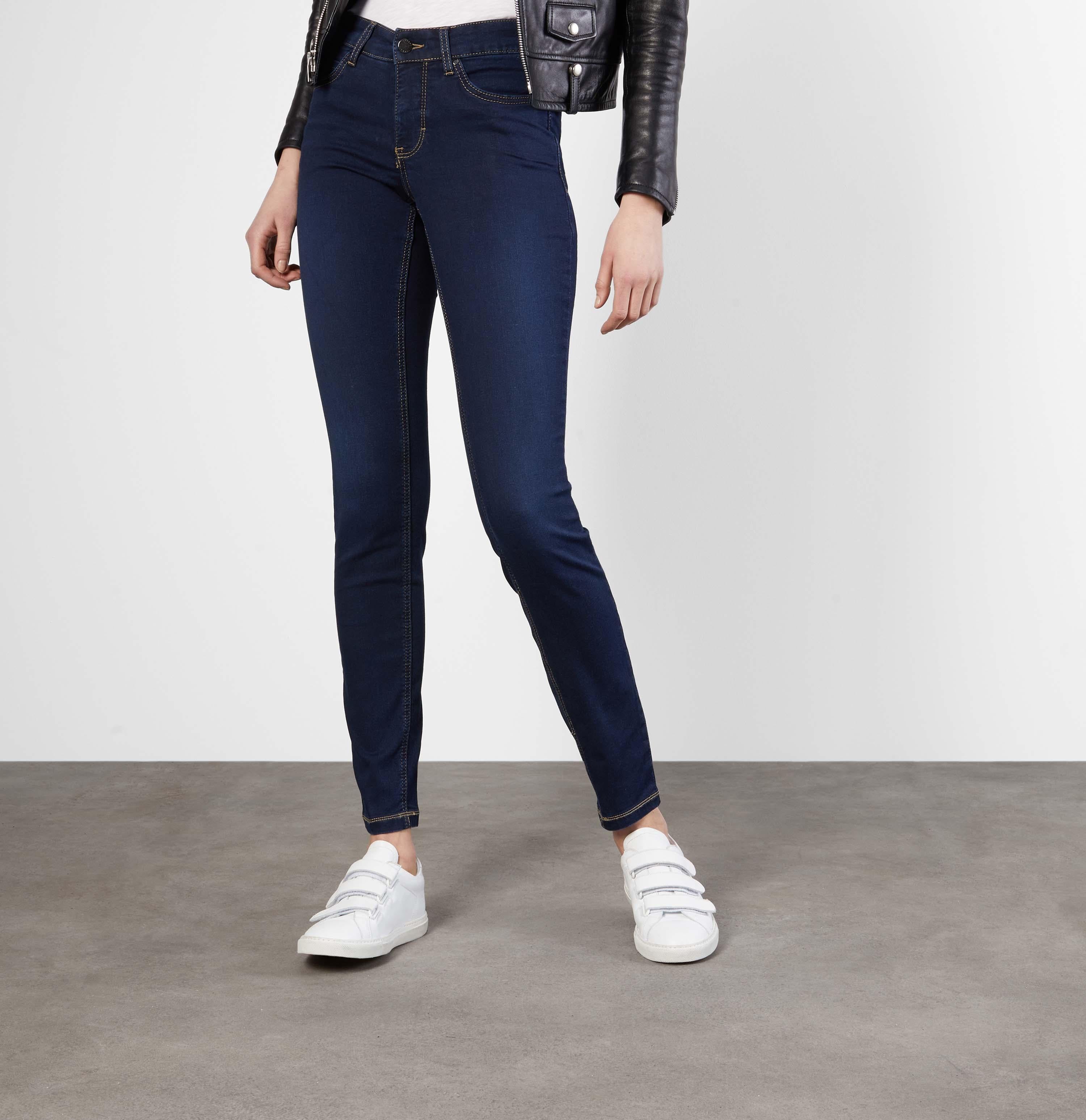 mac-naisten-farkut-dream-skinny-d826-tummansininen-1