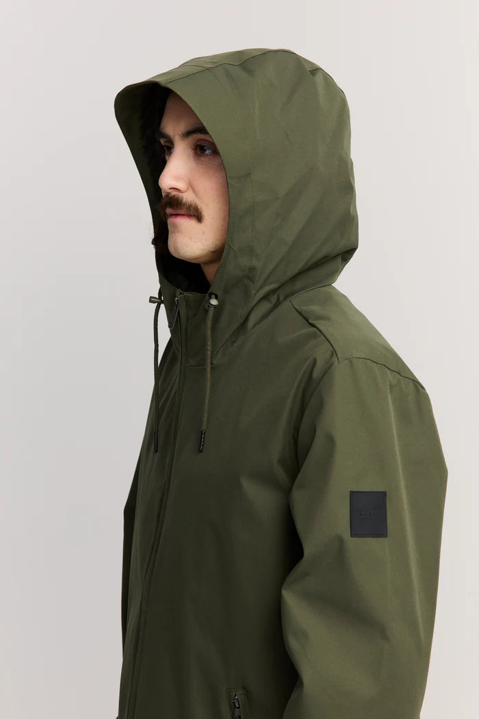 makia-miesten-takki-oak-jacket-5000m-waterrepel-armeijanvihrea-3