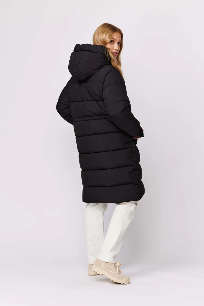 makia-naisten-parkatakki-k-maren-parka-musta-3