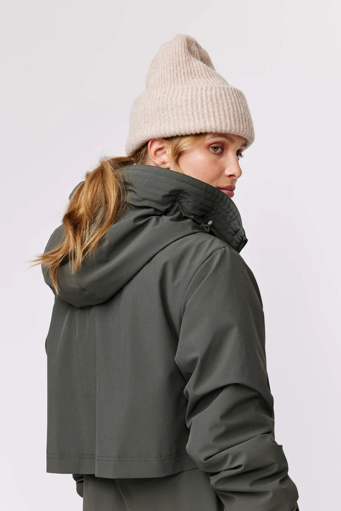 makia-naisten-takki-k-laina-jacket-tummanvihrea-4