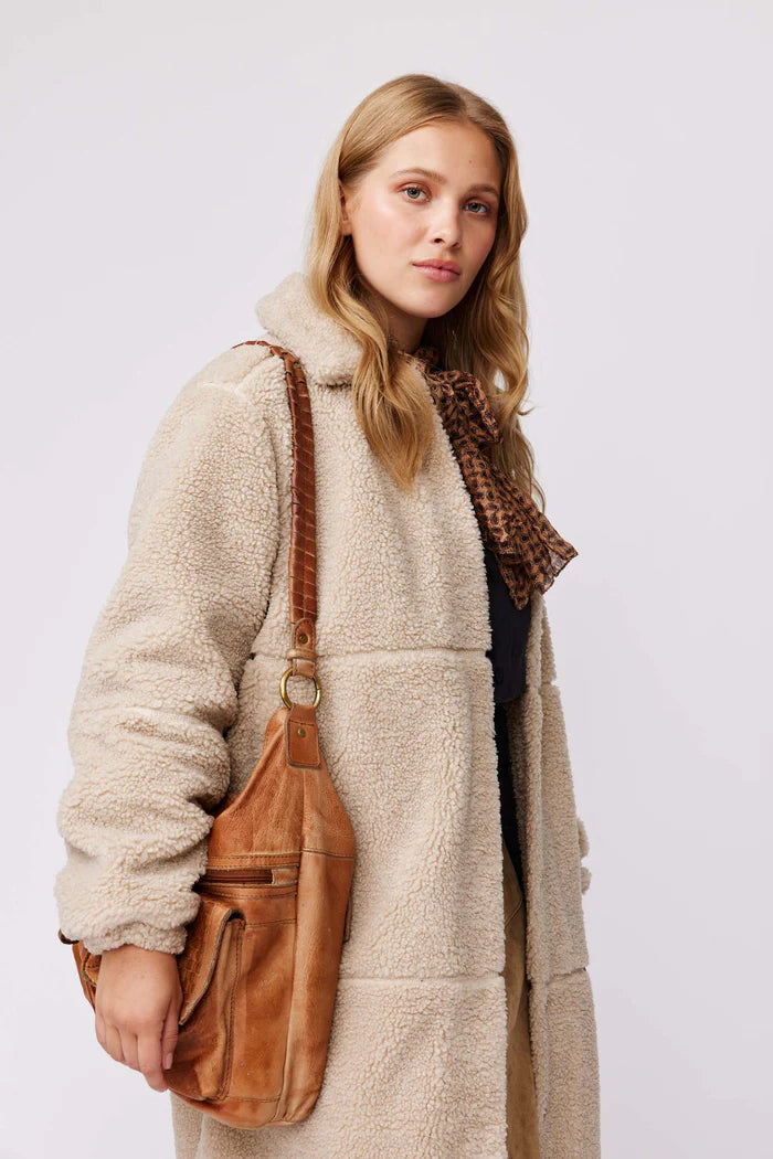 makia-naisten-teddytakki-alina-coat-luonnonvalkoinen-4