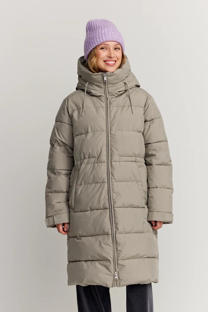 makia-naisten-toppatakki-maren-parka-vaalea-beige-1