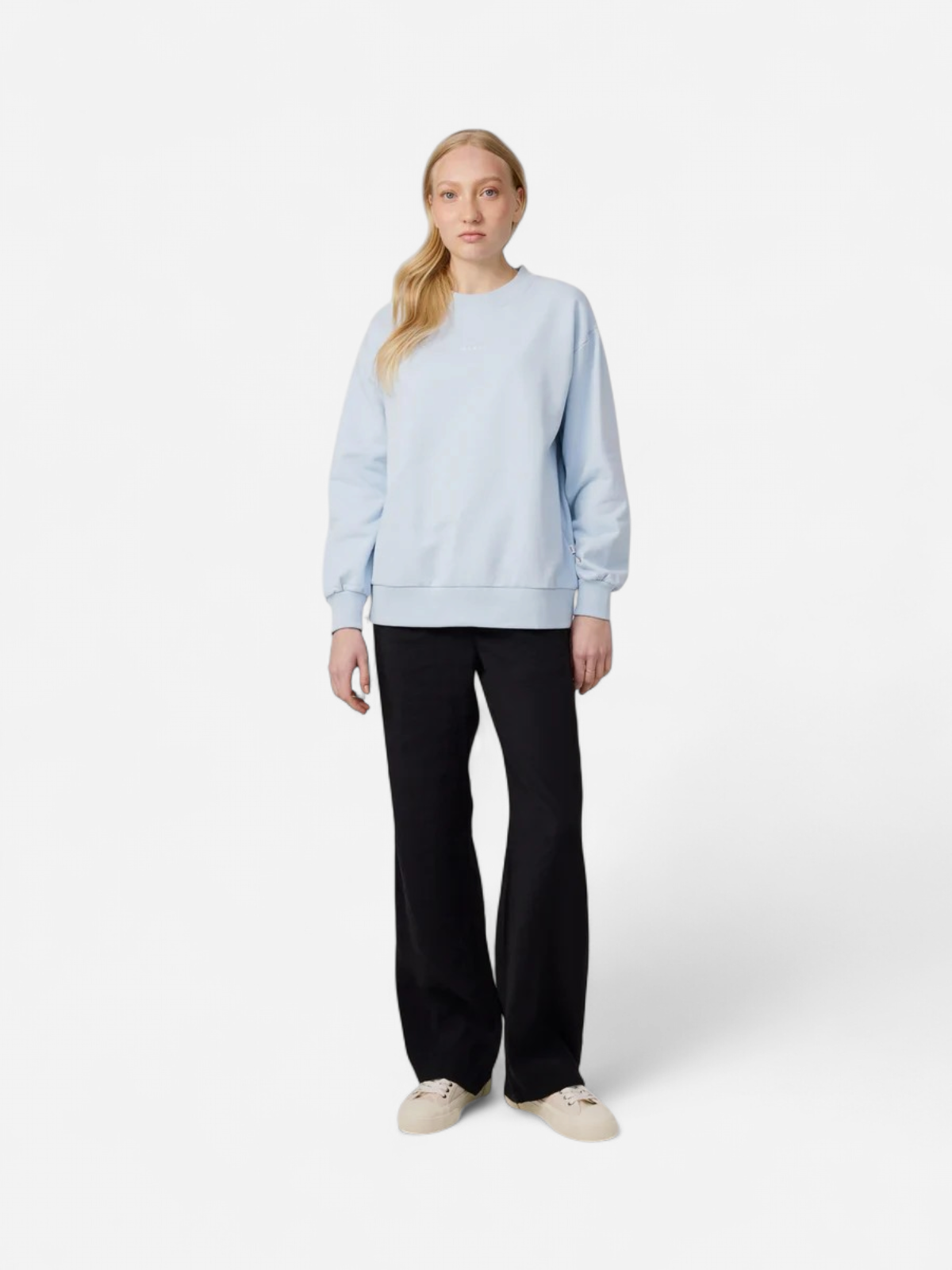 Makia naisten collegepaita Makia Sweatshirt, vaaleansininen - Kekäle.fi