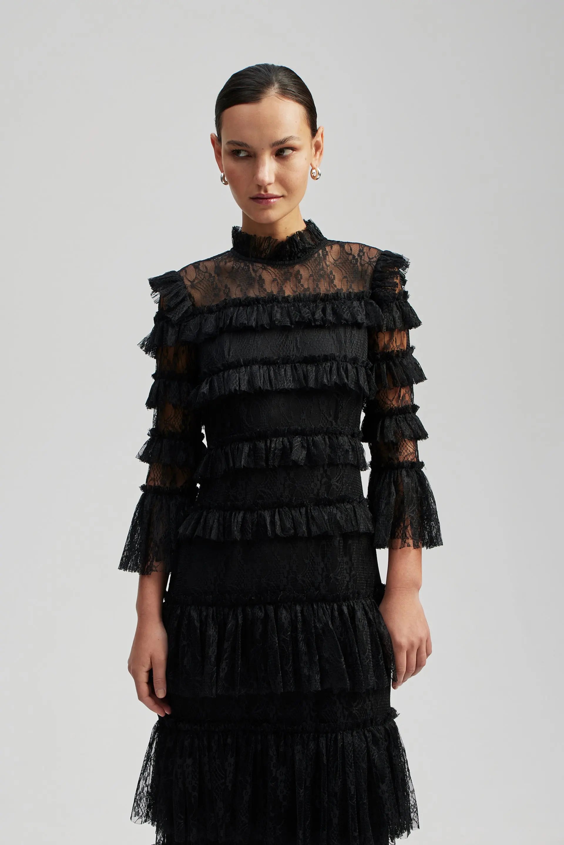 malina-naisten-mekko-carmine-long-sleeve-lace-maxi-dress-musta-3