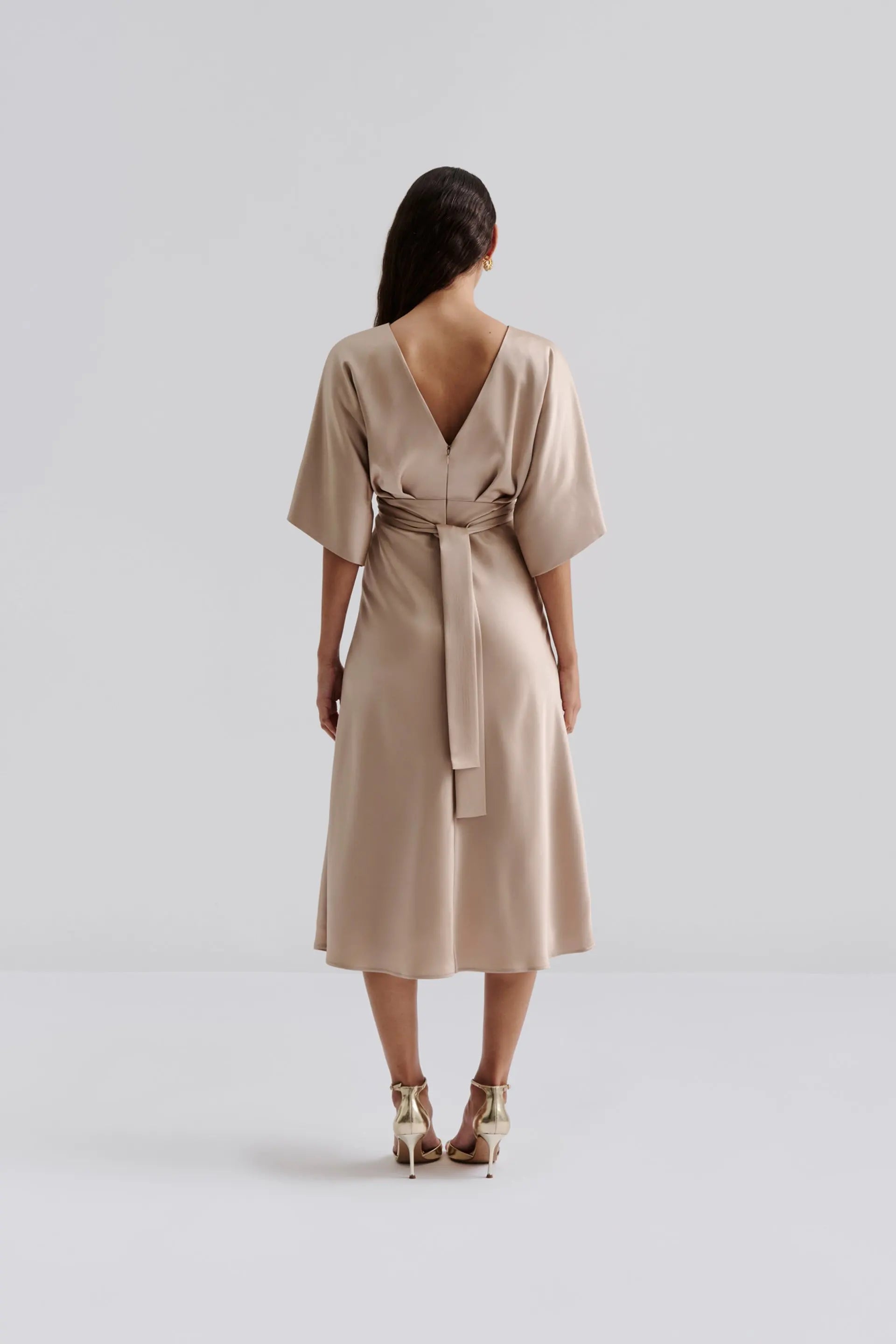 malina-naisten-mekko-juno-v-neck-satin-midi-dress-beige-2