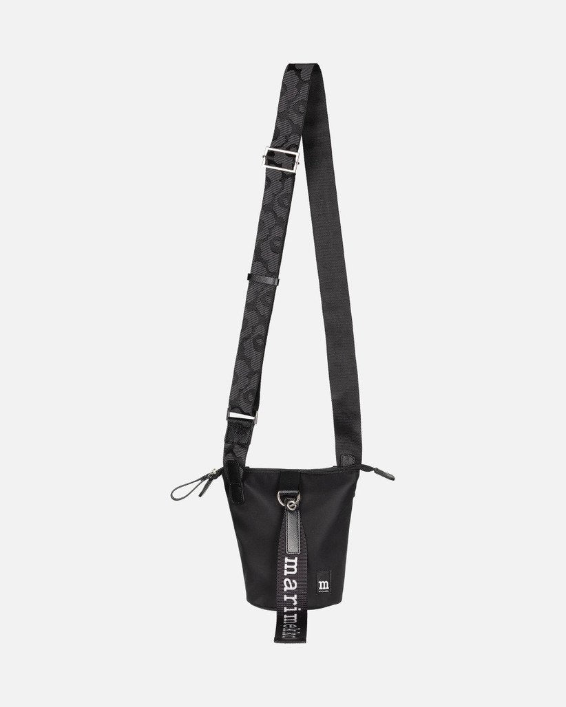 marimekko-laukku-essential-bucket-solid-musta-1