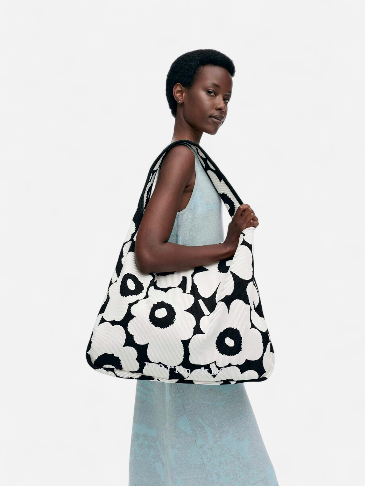 Marimekko naisten laukku, KNITTED BAG LARGE UNIKKO Mustavalkoinen - Kekäle.fi