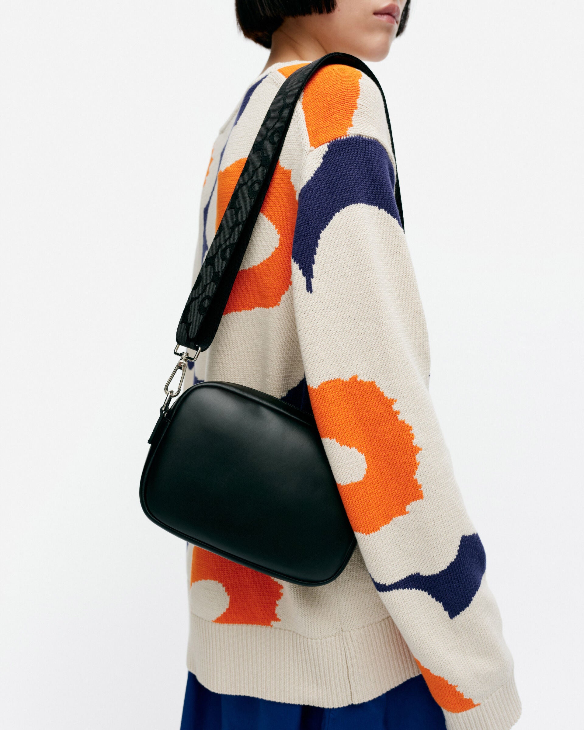 marimekko-naisten-laukku-soft-gratha-musta-1