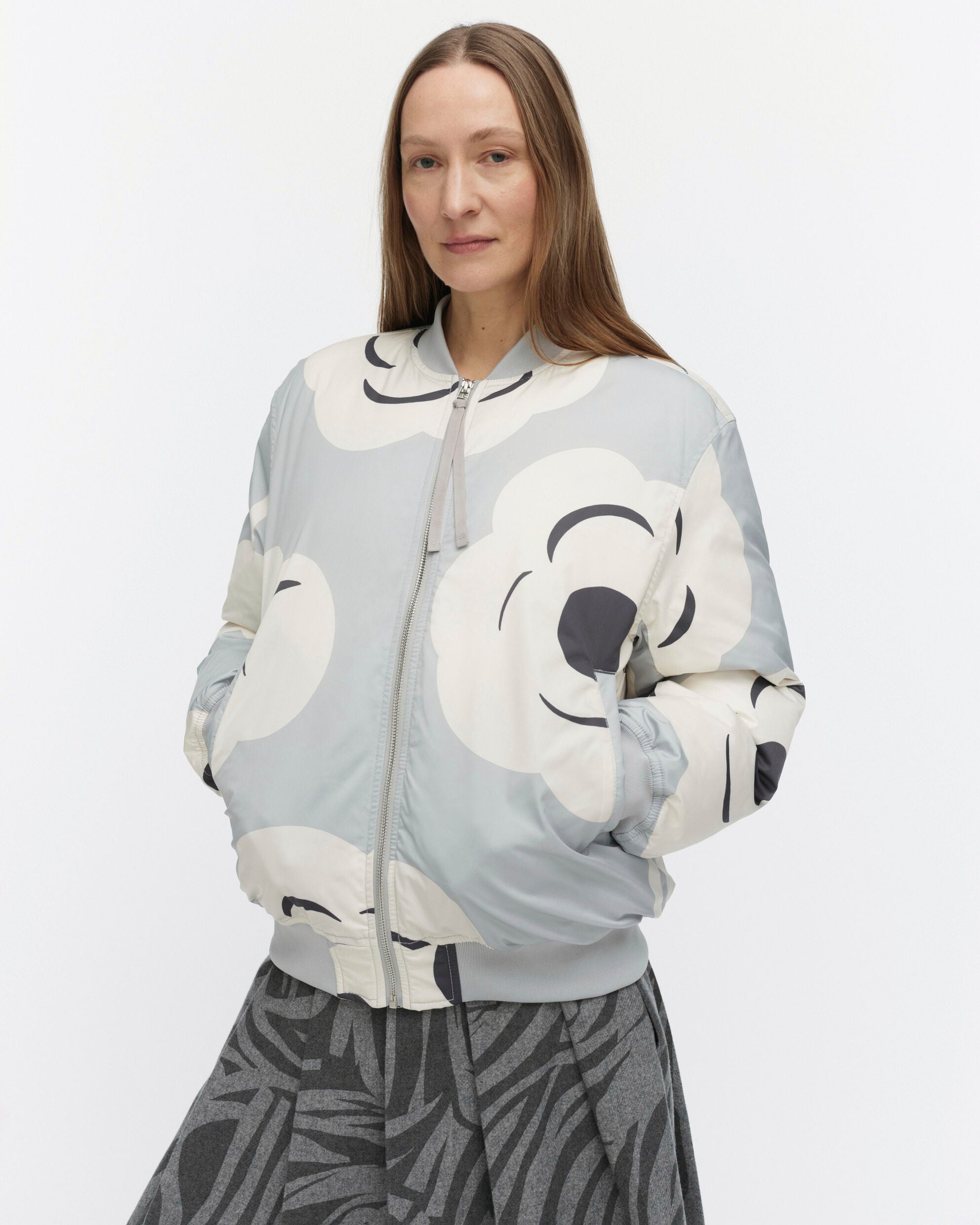 marimekko-naisten-toppatakki-blossa-tumma-harmaa-kuosi-1