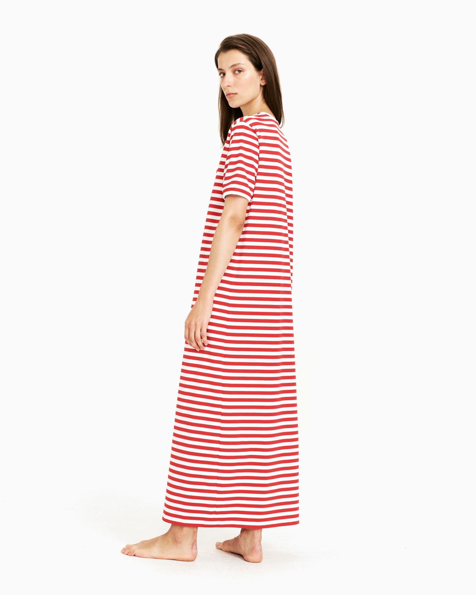 marimekko-naisten-yopaita-hetta-raidallinen-punainen-2